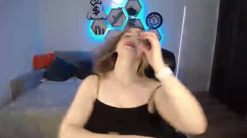 Sabrina Violet online show from December 2, 9:10 am