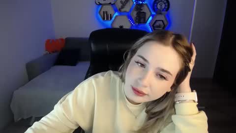 Sabrina Violet online show from December 15, 9:35 am