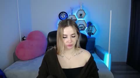 Sabrina Violet online show from January 16, 9:05 am