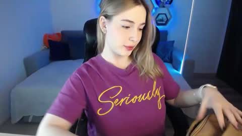 Sabrina Violet online show from December 22, 9:11 am