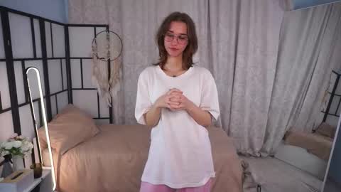 Sacha online show from October 6, 1:17 pm