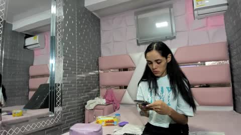 Snapshot of sachasin chatting on September 15, 2:25 pm Sacha online show from September 15, 2:25 pm