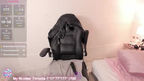 Snapshot of sagitariuus_girll chatting on September 15, 7:16 am Sagitarius Girl online show from September 15, 7:16 am
