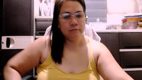 Snapshot of saint_flowerxxx chatting on October 15, 6:21 pm saint_flowerxxx online show from October 15, 6:21 pm