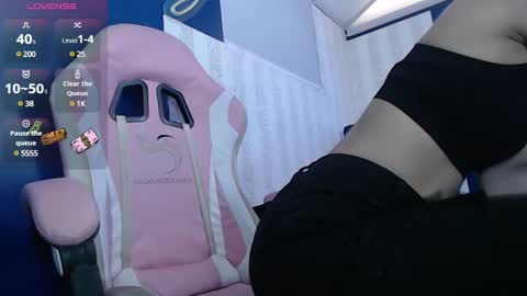 Snapshot of sally23_ chatting on December 6, 1:22 pm  salloy  online show from December 6, 1:22 pm