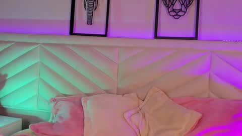  Sally White  online show from December 28, 3:04 am