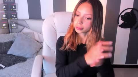 Snapshot of salome__evans chatting on February 24, 1:41 pm salome__evans online show from February 24, 1:41 pm