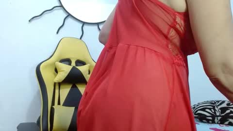 Snapshot of salome_blondie chatting on October 10, 2:27 am salome online show from October 10, 2:27 am