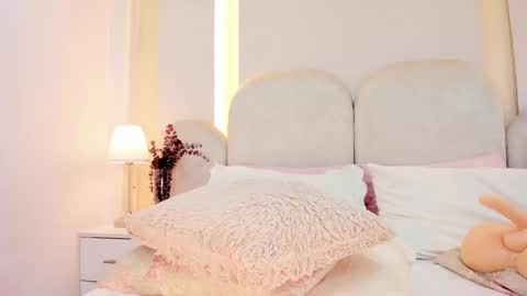 Snapshot of salomebell chatting on October 1, 9:53 pm online show from October 1, 9:53 pm