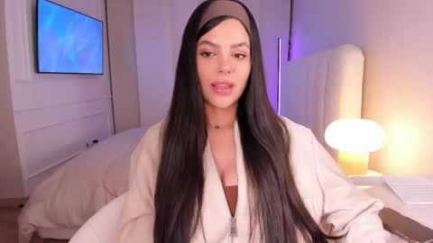 Snapshot of salomee_11 chatting on October 29, 12:37 am salo online show from October 29, 12:37 am