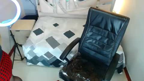 salomemilf202 online show from October 24, 7:48 am