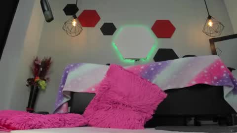 Snapshot of salomeswet chatting on October 31, 4:14 am martina online show from October 31, 4:14 am