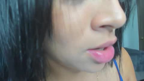 Snapshot of salommecruz01 chatting on October 17, 8:28 am Salomme Cruz online show from October 17, 8:28 am