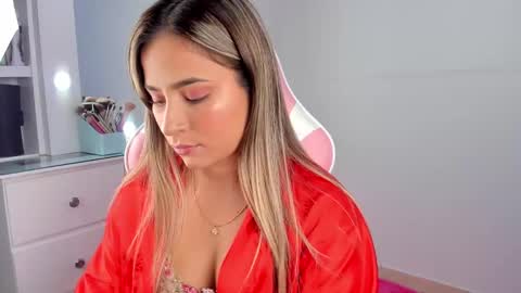 Snapshot of saloome_miller chatting on March 7, 12:37 am Salome online show from March 7, 12:37 am