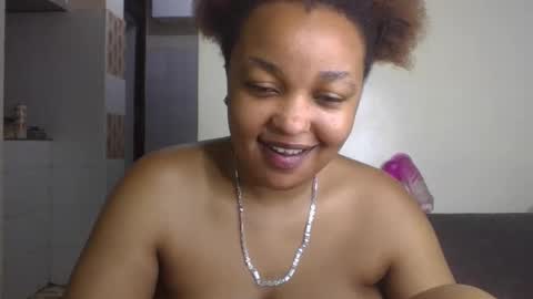 Snapshot of salty_surprise_ chatting on December 4, 1:03 am salty_surprise_ online show from December 4, 1:03 am