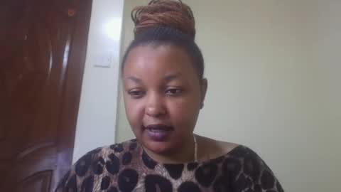 Snapshot of salty_surprise_ chatting on February 18, 5:22 pm salty_surprise_ online show from February 18, 5:22 pm