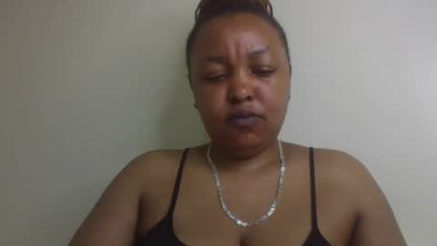 Snapshot of salty_surprise_ chatting on February 15, 2:47 am salty_surprise_ online show from February 15, 2:47 am