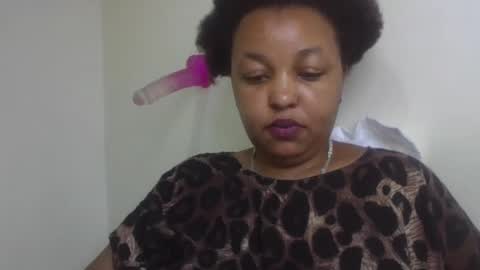 Snapshot of salty_surprise_ chatting on February 25, 1:09 am salty_surprise_ online show from February 25, 1:09 am
