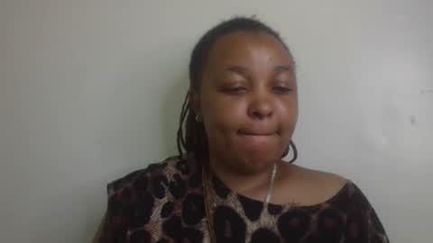 Snapshot of salty_surprise_ chatting on February 19, 4:01 am salty_surprise_ online show from February 19, 4:01 am