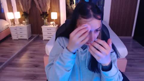 SAM MANSON online show from November 5, 1:05 pm