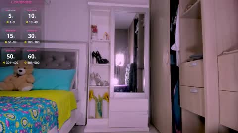 Snapshot of samanta_65 chatting on October 29, 2:38 am carolina online show from October 29, 2:38 am