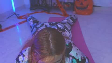 Snapshot of samanta_cutee1 chatting on October 18, 4:32 pm SAMANTA online show from October 18, 4:32 pm