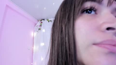 Snapshot of samanta_roberts1 chatting on February 24, 11:30 am Samanta online show from February 24, 11:30 am