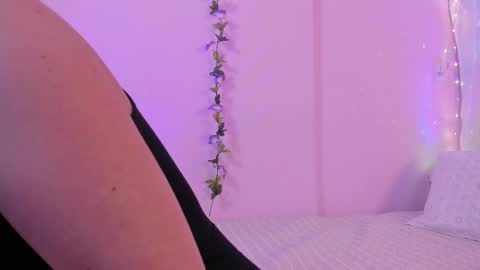 Snapshot of samanta_roberts1 chatting on February 17, 11:34 am Samanta online show from February 17, 11:34 am
