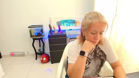 Samanta Stone online show from October 20, 6:55 pm