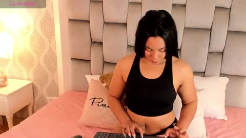Snapshot of samanta_william chatting on December 17, 3:28 am samanta online show from December 17, 3:28 am