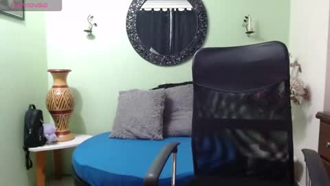 samantaortiz_ online show from January 6, 11:58 am