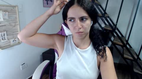 Snapshot of samantha2girl chatting on October 29, 8:33 pm samantha online show from October 29, 8:33 pm