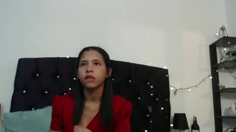 Snapshot of samantha_fox_squirt chatting on December 28, 2:11 am lizzy online show from December 28, 2:11 am