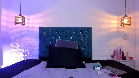 samantha_foxyy online show from March 10, 12:31 pm
