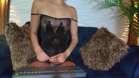 samantha_hott01 online show from November 5, 11:15 am