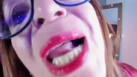 Sam online show from September 29, 9:14 am