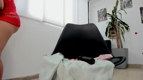 samantha_milfs online show from February 24, 12:15 pm