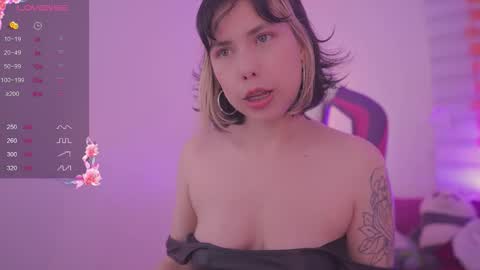 Snapshot of samantha_owen_ chatting on October 29, 6:10 pm SAMY online show from October 29, 6:10 pm