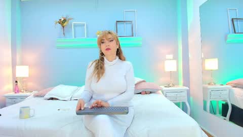 Snapshot of samanthamilf__ chatting on February 22, 4:59 pm Samanta online show from February 22, 4:59 pm