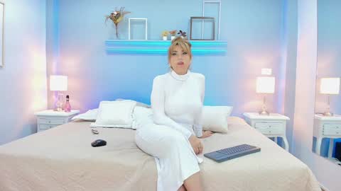 Snapshot of samanthamilf__ chatting on January 29, 3:47 pm Samanta online show from January 29, 3:47 pm