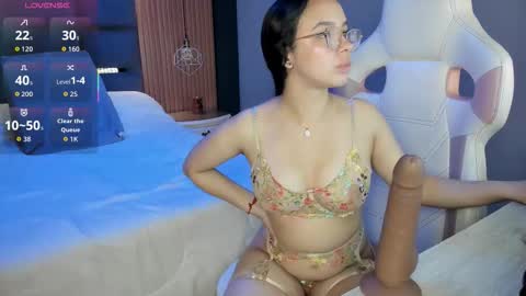 Samantha Ramirez -- FOLLOW ME PLZ  online show from October 17, 4:48 am