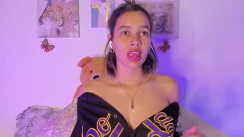 Snapshot of samara_jonnes_ chatting on January 31, 9:26 pm Samara is my name a pleasure delighted that you are here leave your thumb up it is important to me online show from January 31, 9:26 pm