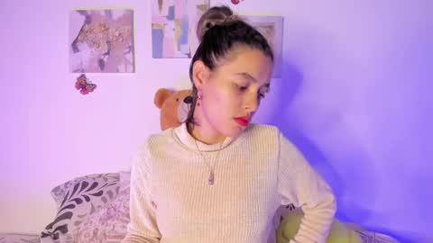 Snapshot of samara_jonnes_ chatting on February 9, 9:06 pm Samara is my name a pleasure delighted that you are here leave your thumb up it is important to me online show from February 9, 9:06 pm