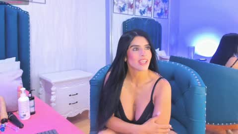 Samara Warren online show from December 18, 11:45 am