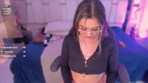 samarafernandez online show from September 28, 4:30 am