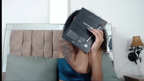 samaragrey18 online show from January 17, 3:23 am