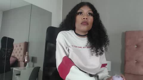 samaragrey18 online show from February 19, 3:39 am