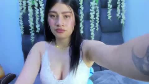 samarhamiller_ online show from October 24, 2:35 pm