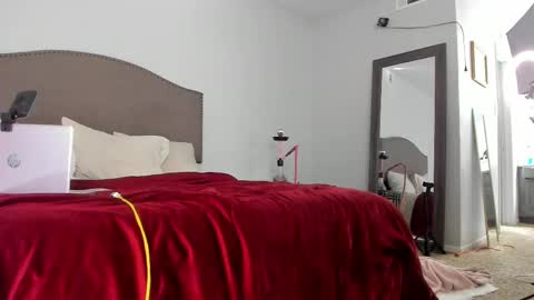 Snapshot of samatha1998 chatting on September 28, 2:55 pm Yaya online show from September 28, 2:55 pm