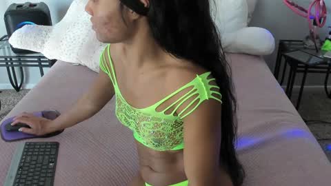Yaya online show from January 22, 4:55 pm
